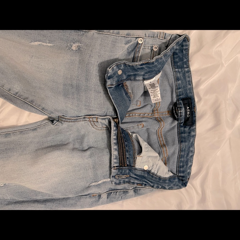 Aero High Rise Curvy Jeans - Picture 2 of 3